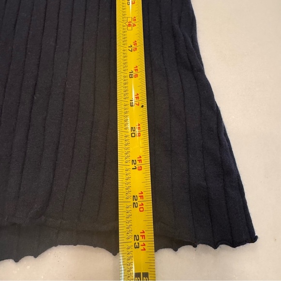 Joie Women's Navy Blue Long Sleeve Ribbed V-Neck Sweater Size Medium - Picture 6 of 9